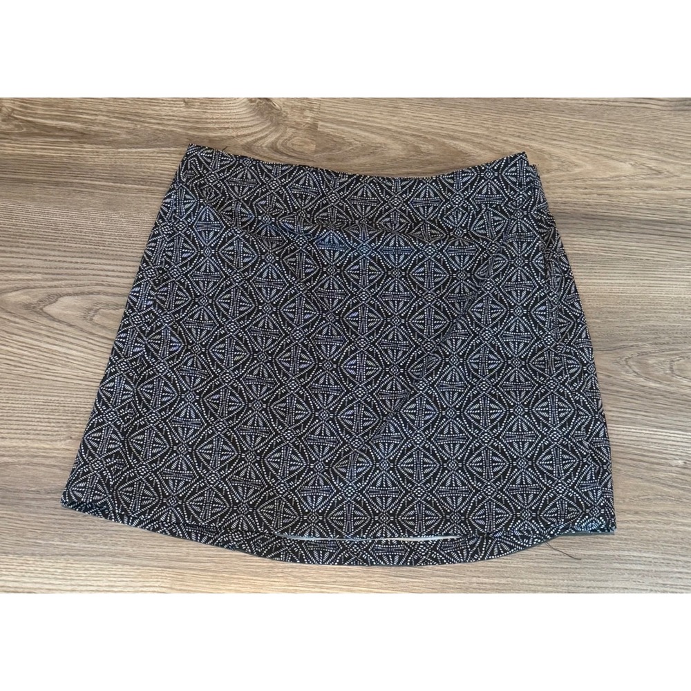 RipSkirt Hawaii Women Small Black White Geometric Wrap Mini Skirt Length 1